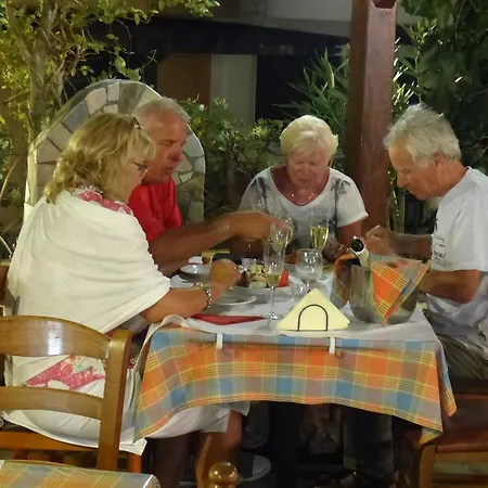 Badis Haus Apartmán Toroni